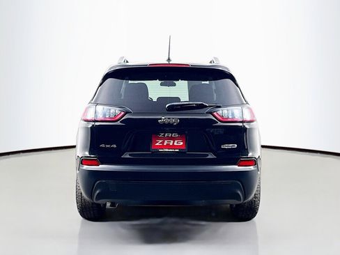 Used 2019 Jeep Cherokee Latitude w/ Cold Weather Group AWD/4WD image 4