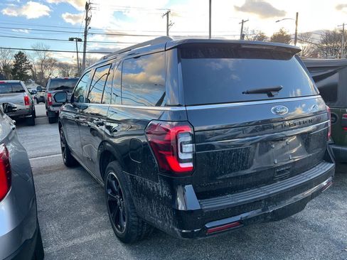 Used 2023 Ford Expedition Limited image 7