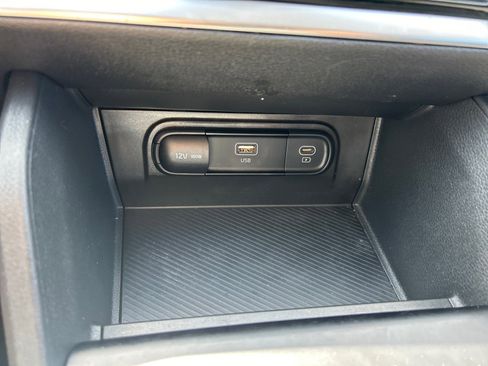 Used 2025 Kia Sportage LX FWD image 13