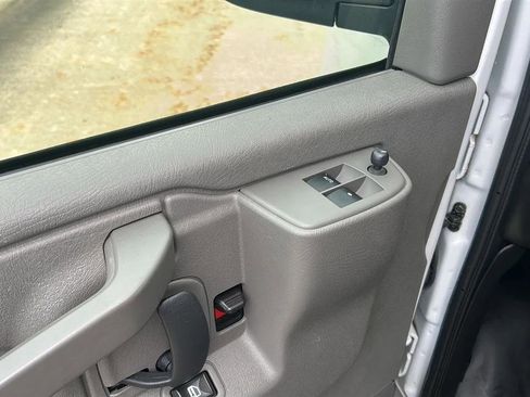 Used 2018 Chevrolet Express 3500 LT w/ LT Preferred Equipment Group image 39