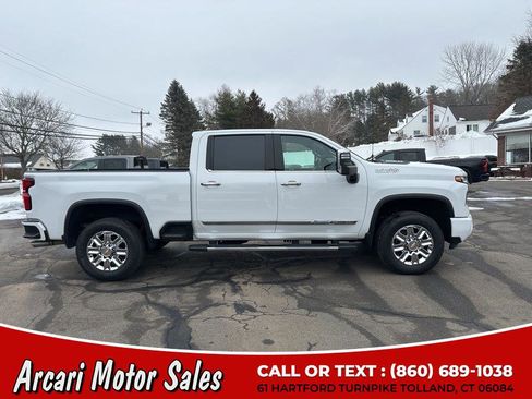 Used 2024 Chevrolet Silverado 2500 High Country w/ Technology Package image 6