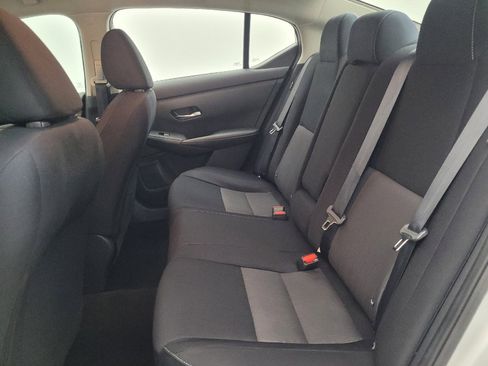 Used 2021 Nissan Sentra SV FWD image 18