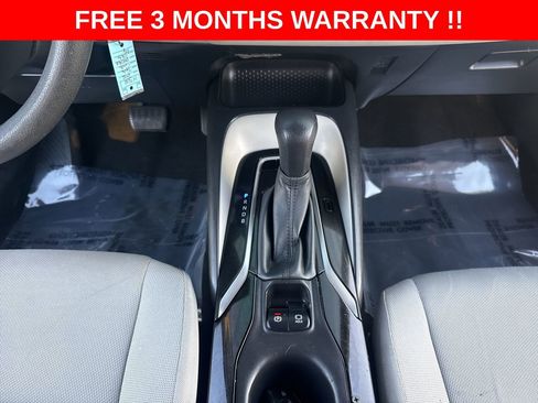 Used 2022 Toyota Corolla LE FWD image 25