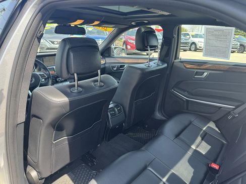 Used 2014 Mercedes-Benz E 350 4MATIC Sedan image 18
