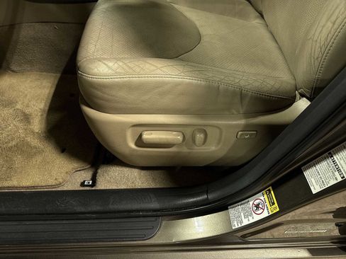 Used 2009 Toyota RAV4 Limited image 22