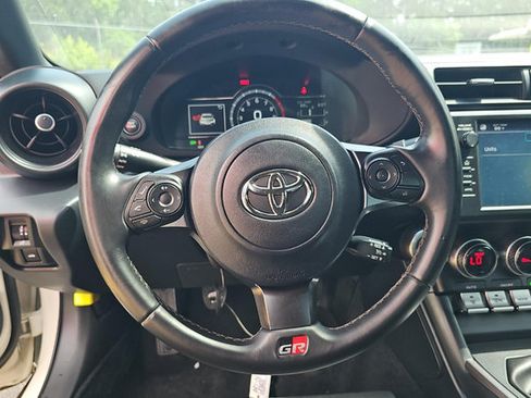 Used 2023 Toyota GR86 RWD image 8