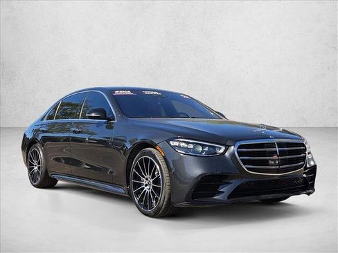 Used 2022 Mercedes-Benz S 580 4MATIC Sedan image 3