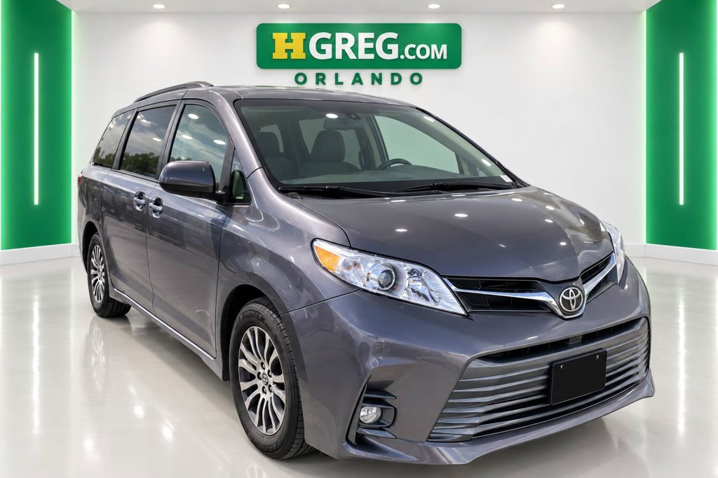 Used 2019 Toyota Sienna XLE w/ XLE Navigation Package FWD image 4