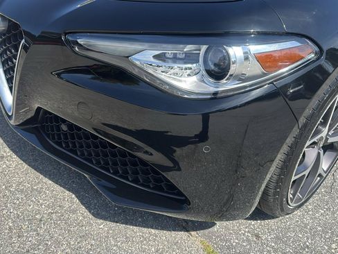 Used 2019 Alfa Romeo Giulia AWD w/ Cold Weather Package image 14