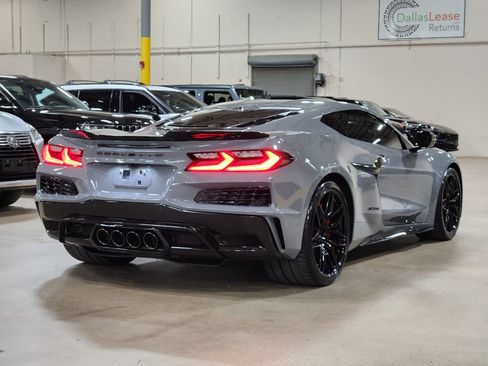 Used 2025 Chevrolet Corvette Z06 image 8