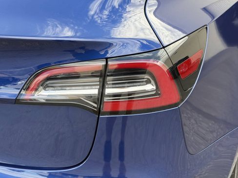 Used 2018 Tesla Model 3 Mid Range RWD image 35