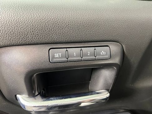 Used 2015 GMC Sierra 2500 Denali w/ Duramax Plus Package AWD/4WD image 18
