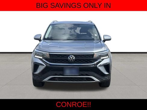 Used 2024 Volkswagen Taos SE AWD/4WD image 2