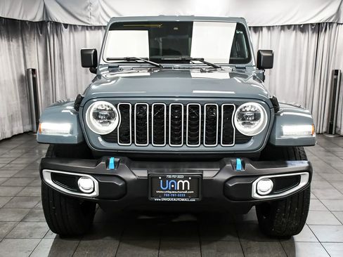 Used 2024 Jeep Wrangler Unlimited Sahara AWD/4WD image 2
