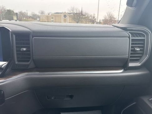 Used 2025 Chevrolet Silverado 1500 LT image 29