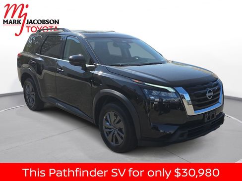 Used 2025 Nissan Pathfinder SV image 5