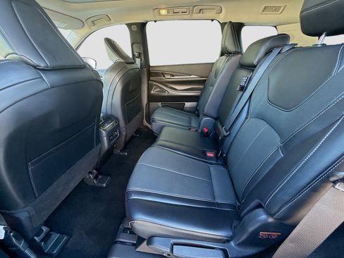 Used 2022 INFINITI QX60 Sensory w/ Cargo Package image 23