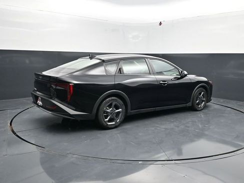 Used 2025 Kia K4 LXS image 9