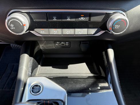 Used 2024 Nissan Altima 2.5 SR FWD image 24