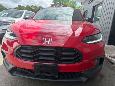 Used 2024 Honda HR-V Sport image 2