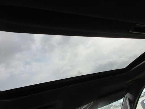 New 2026 GMC Sierra 1500 SLT image 16