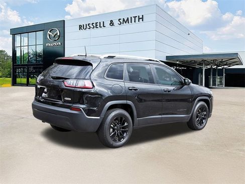 Used 2020 Jeep Cherokee Latitude image 4