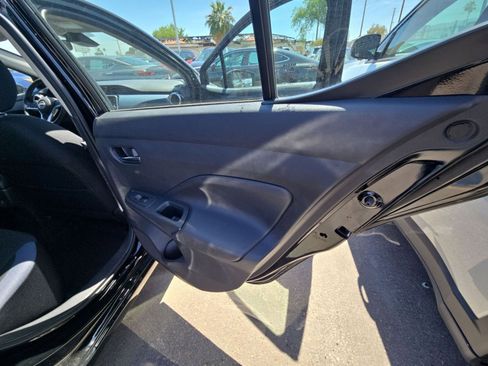 Used 2025 Nissan Versa SV FWD image 17