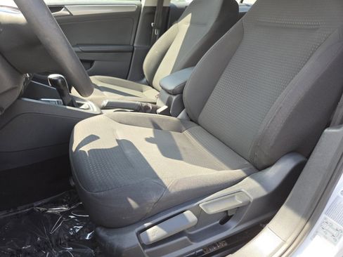 Used 2015 Volkswagen Jetta SE FWD image 25