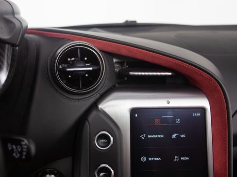 Used 2024 McLaren 750S Spider image 19