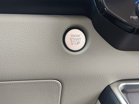 New 2026 Kia Carnival EX image 12