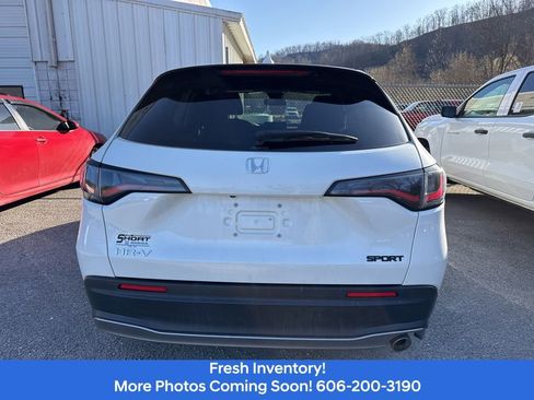 Used 2023 Honda HR-V Sport image 6