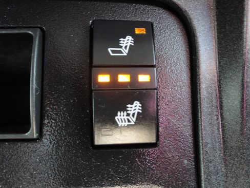 Used 2011 Chevrolet Traverse LT w/ Personal Connectivity Package FWD image 24