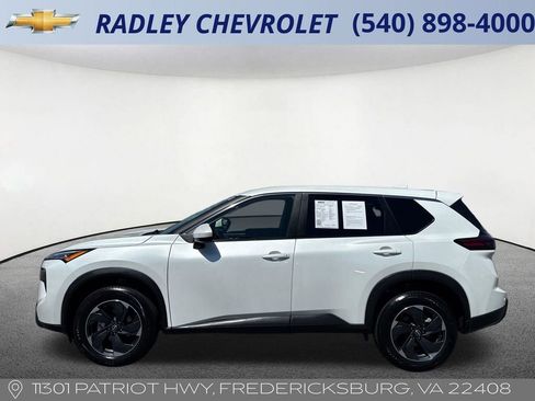 Used 2025 Nissan Rogue SV image 17