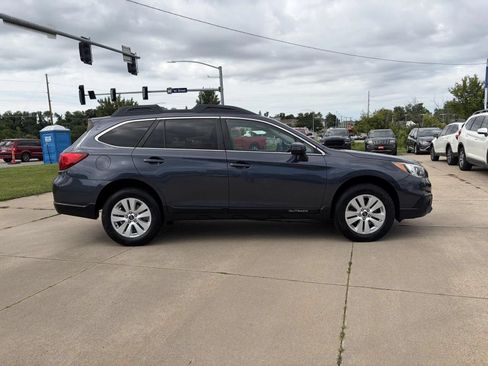Used 2016 Subaru Outback 2.5i Premium AWD/4WD image 4