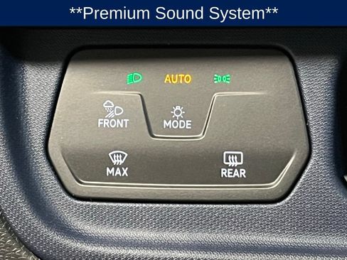 Certified 2025 Volkswagen ID. Buzz Pro S RWD image 16