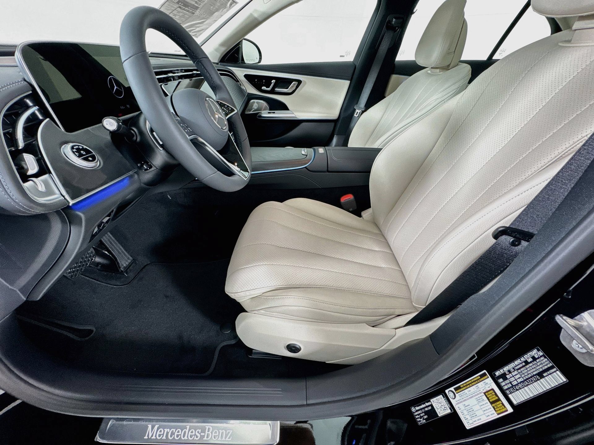 New 2027 Mercedes-Benz E 350 4MATIC Sedan image 23