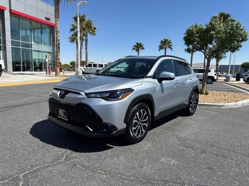 Used 2024 Toyota Corolla Cross AWD Hybrid w/ Moonroof Package image 2