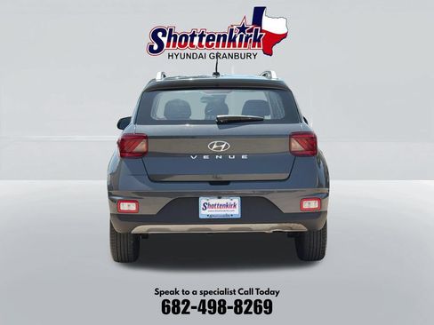Used 2026 Hyundai Venue SEL FWD image 7
