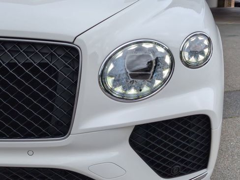 Used 2024 Bentley Bentayga image 10