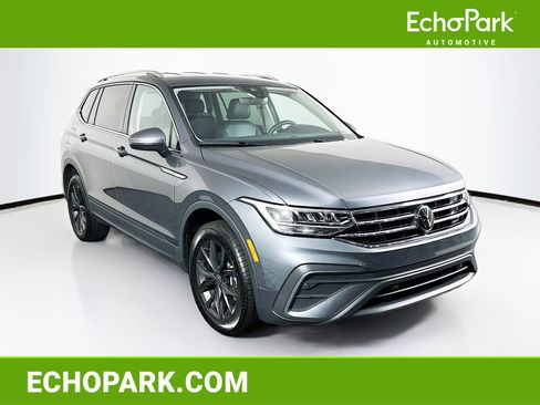 Used 2024 Volkswagen Tiguan SE image 1