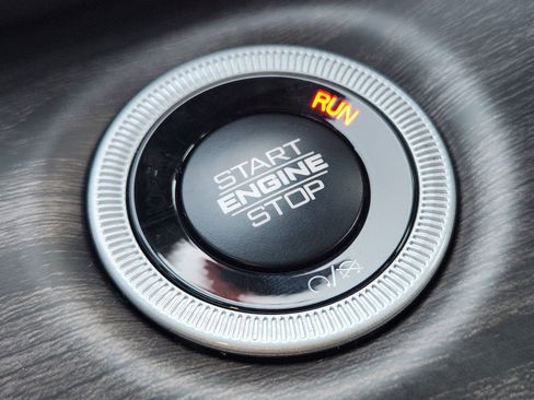 New 2025 Jeep Grand Cherokee Limited w/ Trailer Tow Package image 17