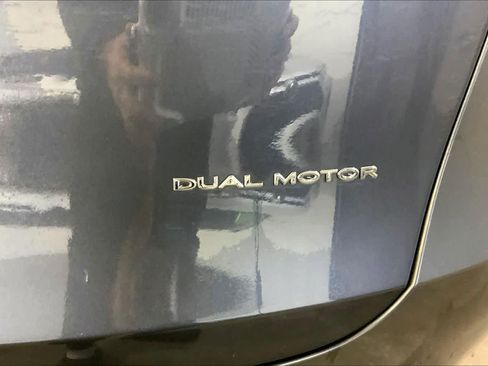 Used 2021 Tesla Model Y Long Range image 9