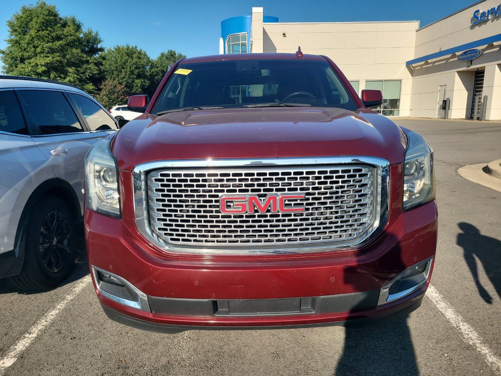 Used 2016 GMC Yukon Denali w/ Open Road Package AWD/4WD image 2
