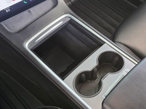 Used 2021 Tesla Model Y Performance image 23