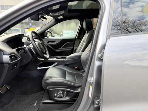 Used 2020 Jaguar F-PACE S image 15