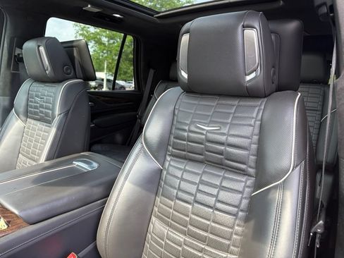 Used 2022 Cadillac Escalade Sport Platinum AWD/4WD image 8
