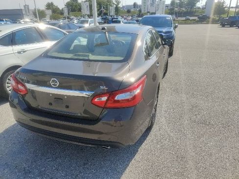 Used 2017 Nissan Altima 2.5 SL w/ 2.5 Technology Package FWD image 14