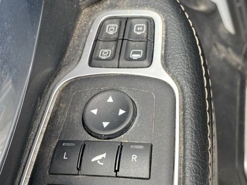 Used 2024 RAM 2500 Laramie AWD/4WD image 16