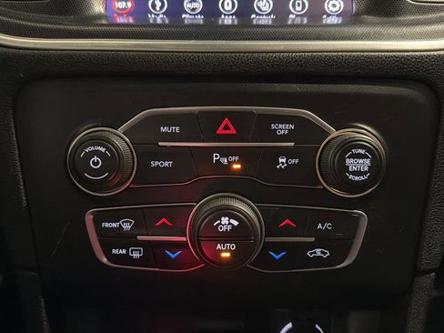 Used 2018 Dodge Charger R/T image 27