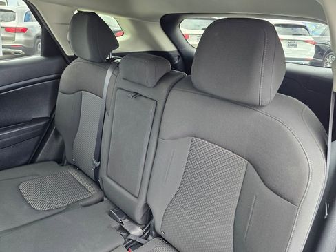 Used 2023 Kia Sportage LX AWD/4WD image 17